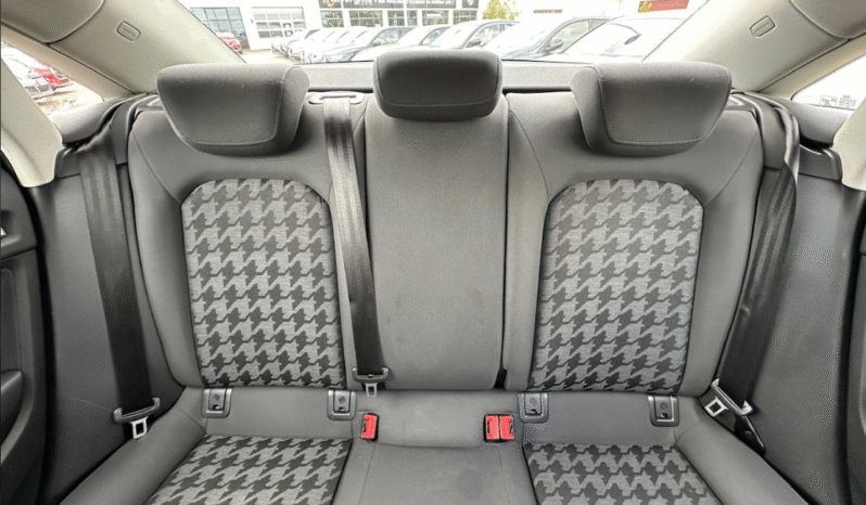 AUDI A3 BERLINE 1.6 TDI 110 BUSINESS LINE S TRONIC 7 complet